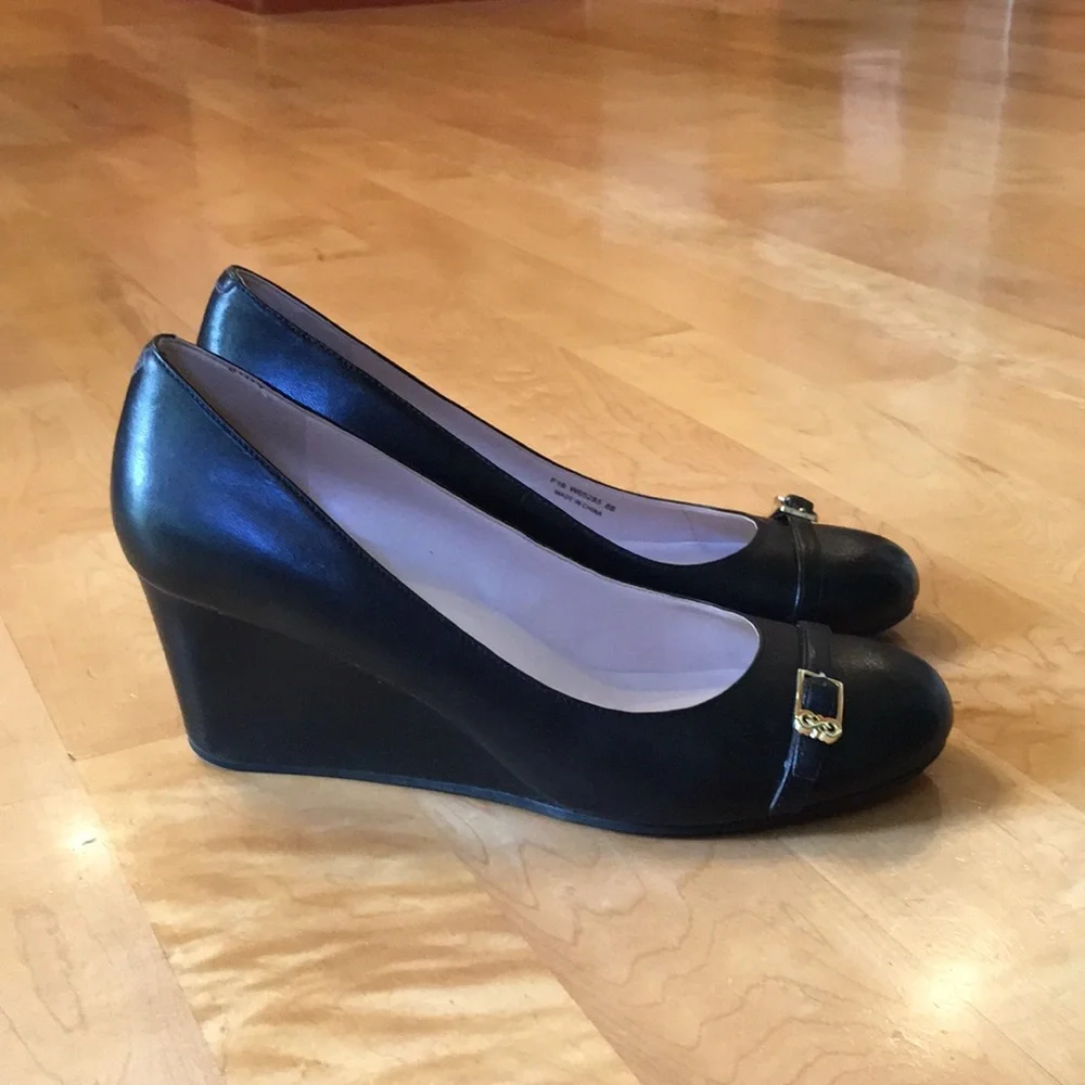 COLE HAAN | Grand Black Leather Wedge Pumps
